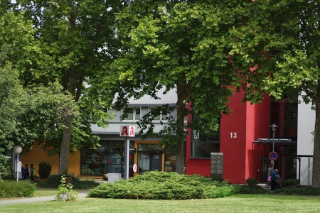 EingangVorderseite Ärztehaus Bad Schönborn